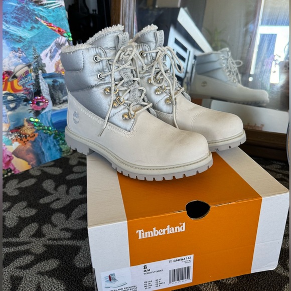 Timberland (Women’s Size 8) Premium Warm Lined Snow Boots (White Nubuck Silver) - Picture 1 of 6